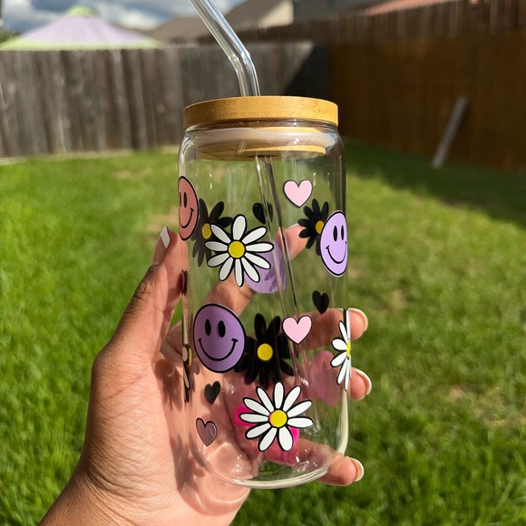 Smileys & Daisies Glass Cup - Picture 2 of 4